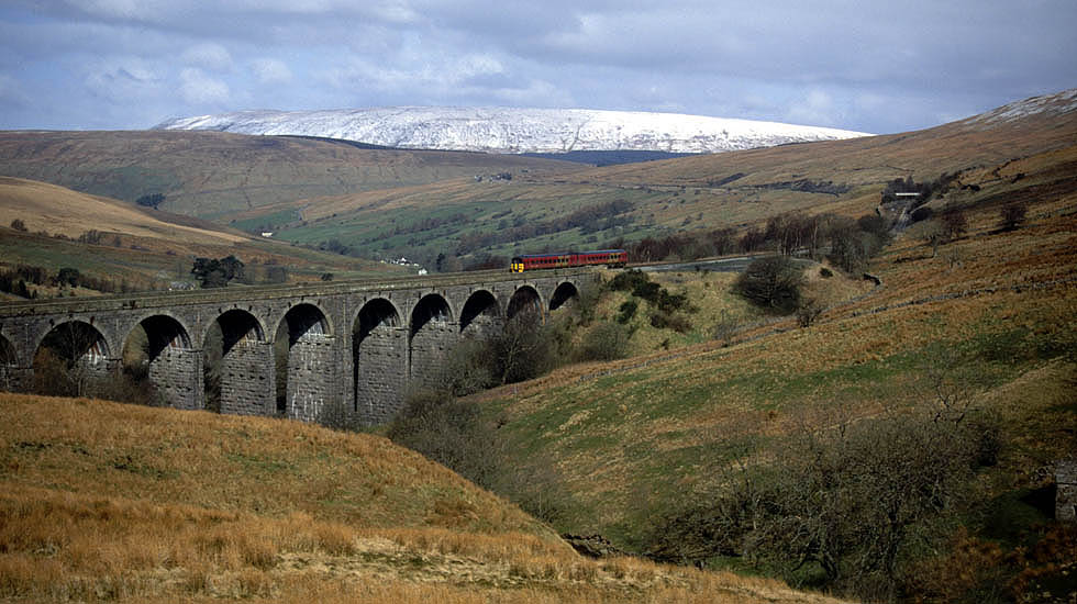 Class 158 crossing Dent Head Viaduct