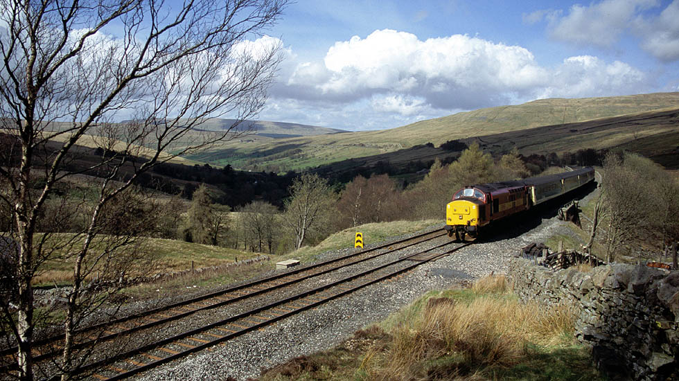 37411 on Dent Head Viaduct