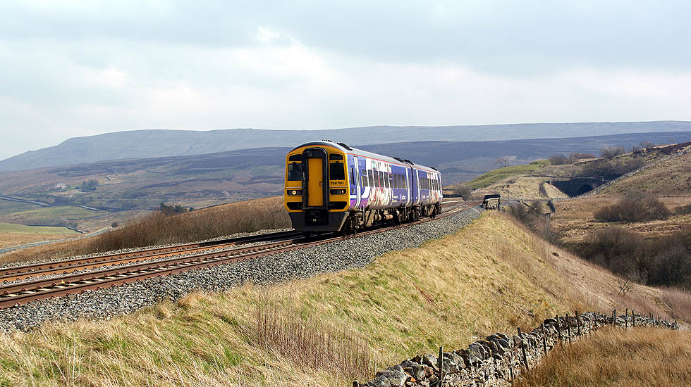 158790 on Lunds Viaduct